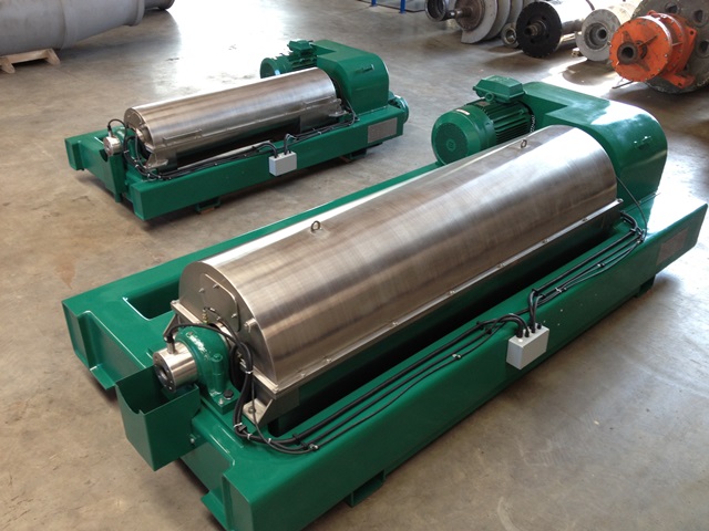 Монтаж центрифуги для обезвоживания осадка